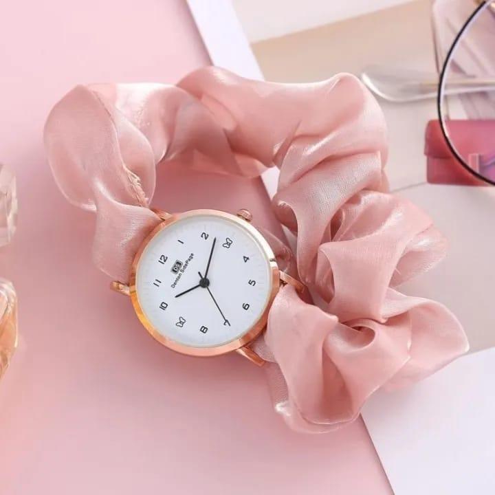 Women water resistant Quartz Watch